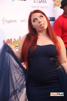 ynotcams2018_redcarpet149 